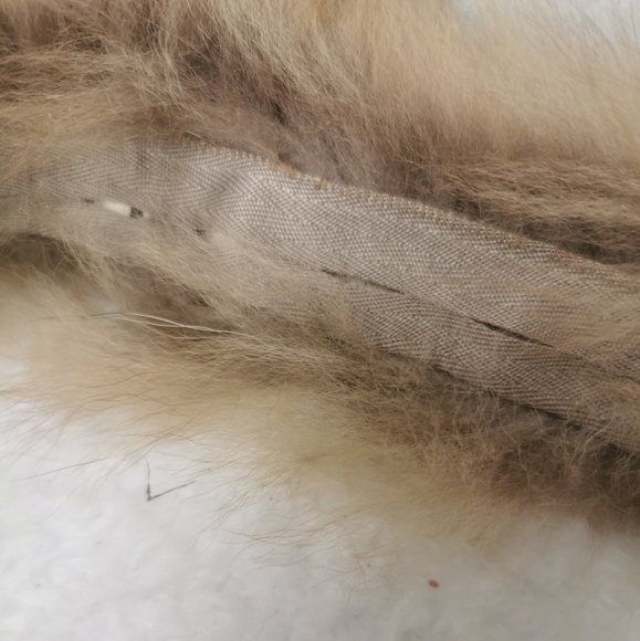 Fur hood or collar attachment - Picture 6 of 9